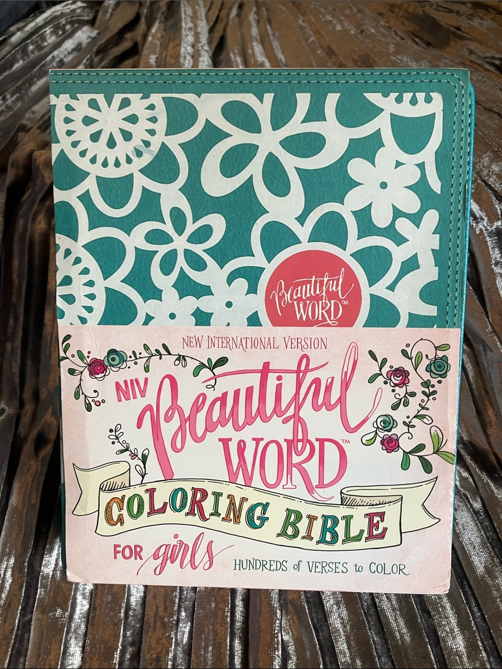 Beautiful Word NIV Coloring Bible for Girls - Teal and Pink